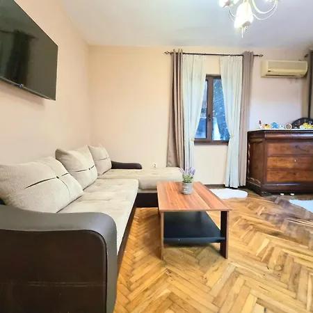 Nicky's - With Private Parking In Center Burgas