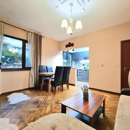 Nicky's - With Private Parking In Center * 부르가스