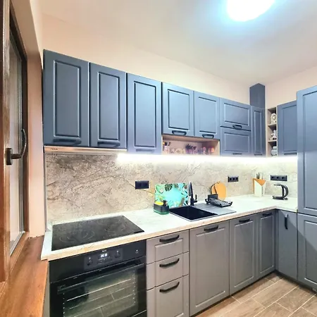 Nicky's - With Private Parking In Center Apartment Burgas