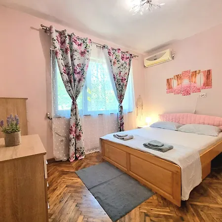 Apartment Nicky's - With Private Parking In Center *