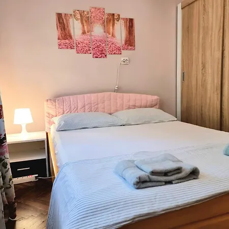 Nicky's - With Private Parking In Center * Burgas