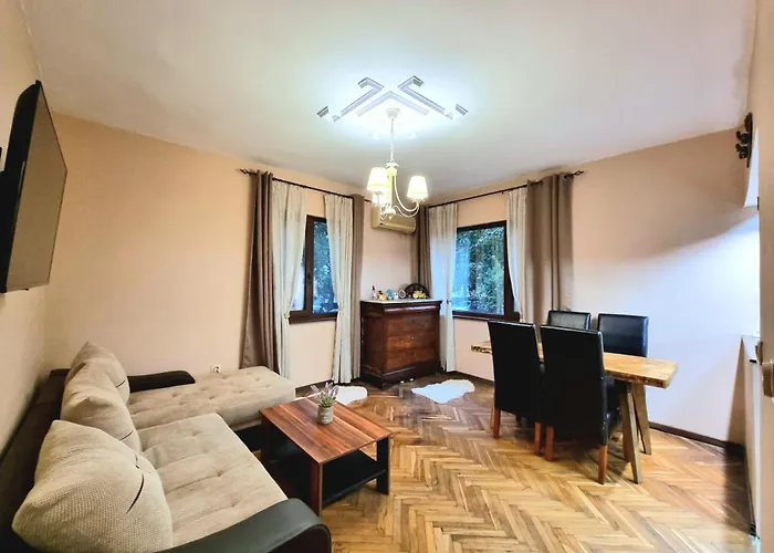 Nicky's - With Private Parking In Center Апартамент