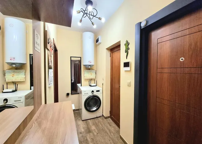 Nicky's - With Private Parking In Center Апартамент Бургас