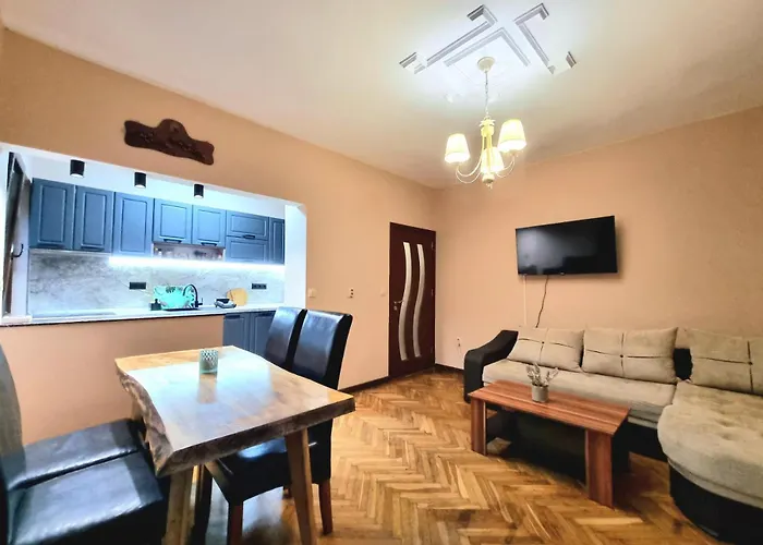 Nicky's - With Private Parking In Center * Бургас