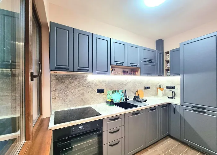 Nicky's - With Private Parking In Center Апартамент Бургас